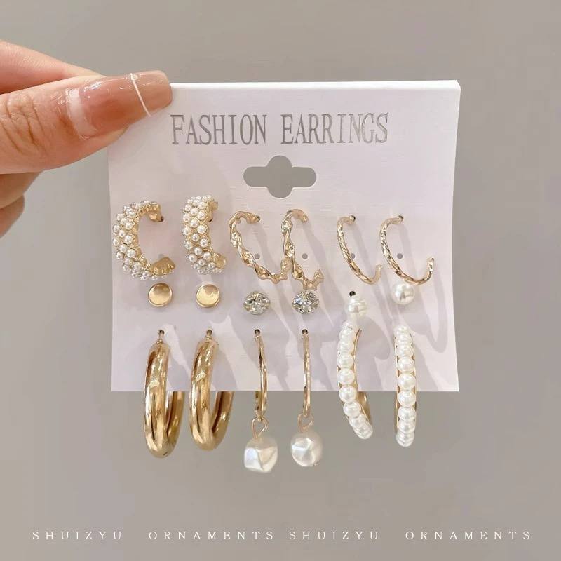 Elegant Gold Earrings Collection