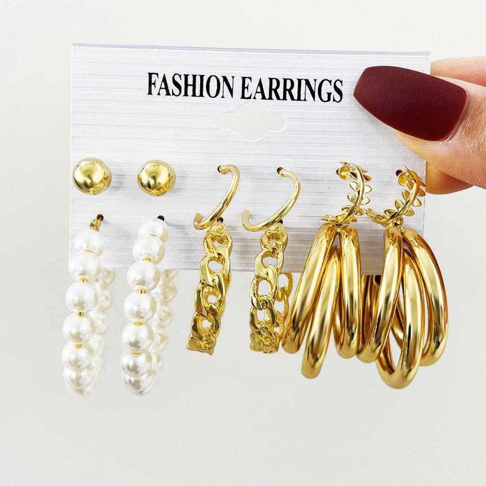 Elegant Gold Earrings Collection