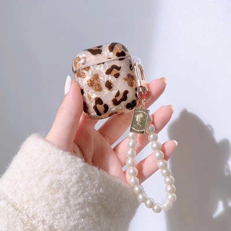 Chic Leopard Print AirPods Case